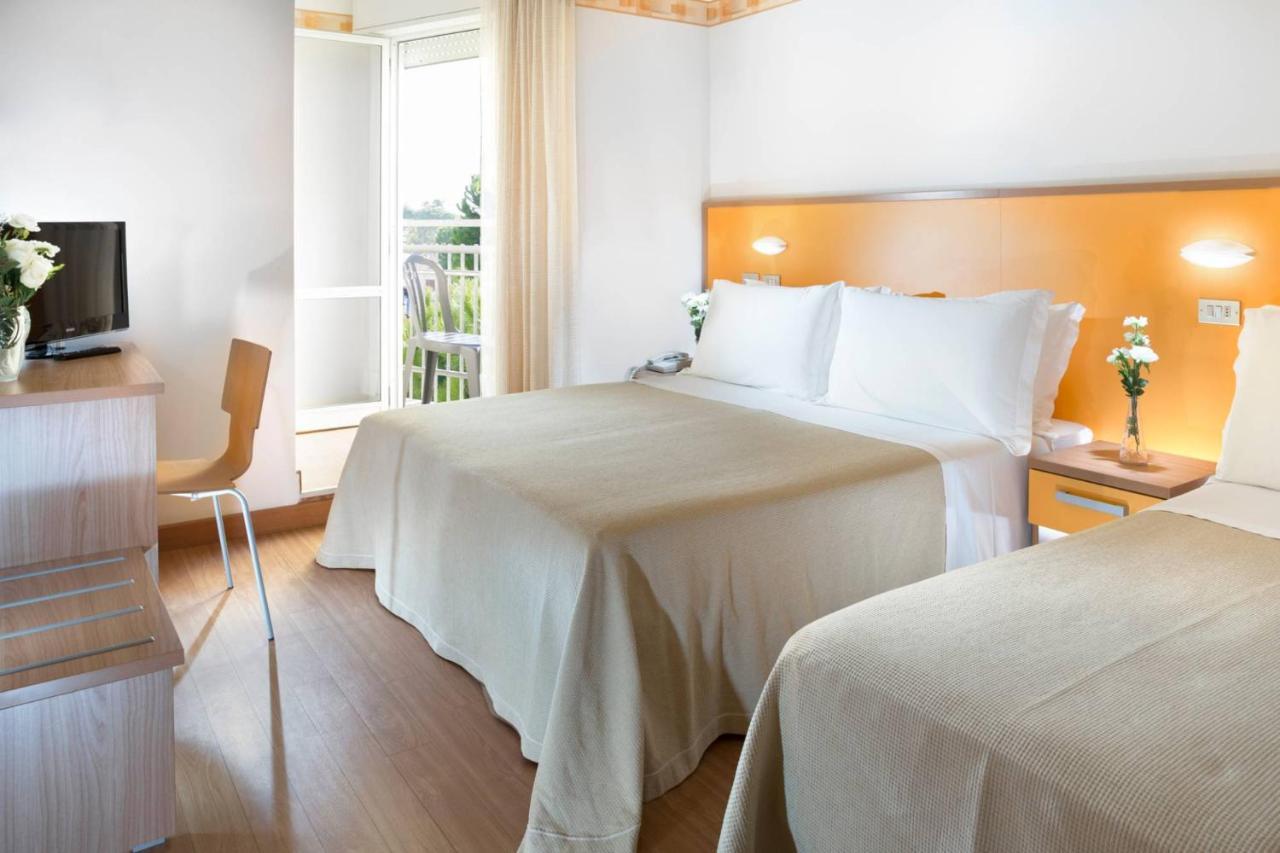Hotel Sampaoli Беллария-Иджеа-Марина Экстерьер фото