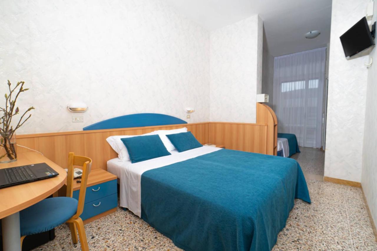 Hotel Sampaoli Беллария-Иджеа-Марина Экстерьер фото