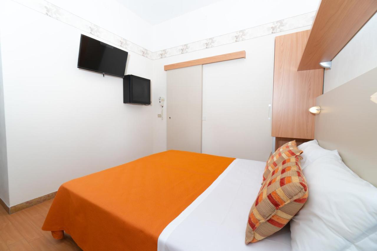 Hotel Sampaoli Беллария-Иджеа-Марина Экстерьер фото
