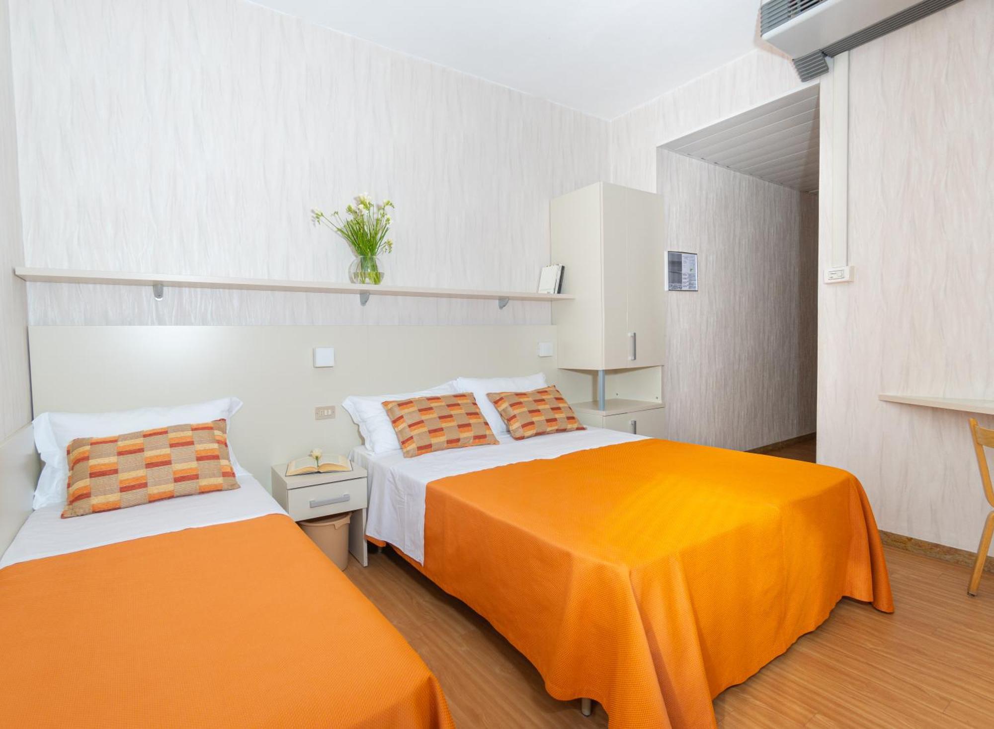 Hotel Sampaoli Беллария-Иджеа-Марина Экстерьер фото