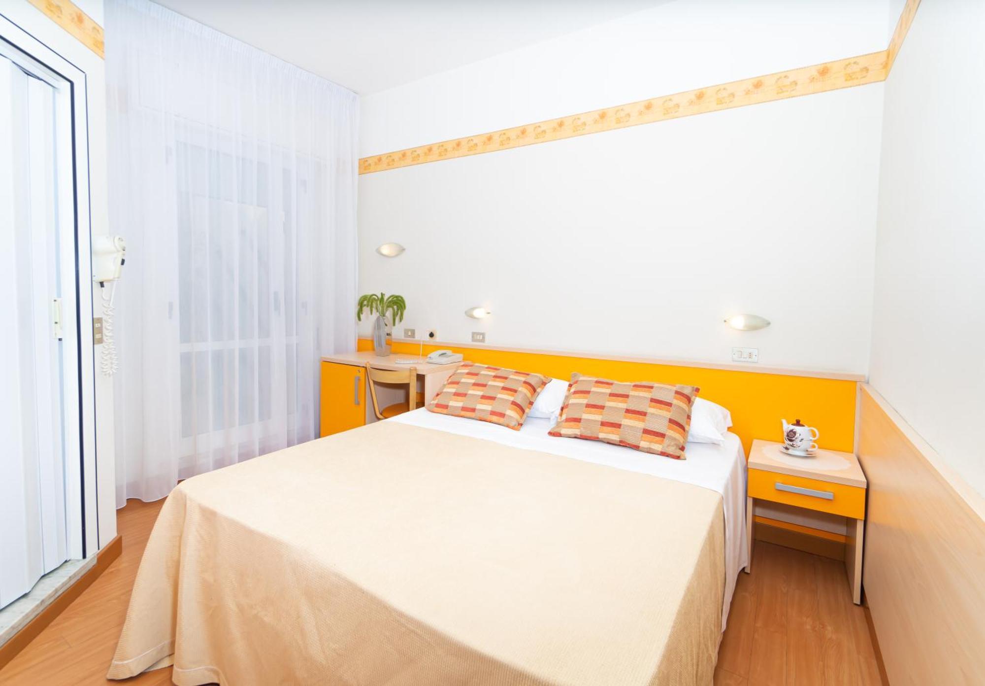 Hotel Sampaoli Беллария-Иджеа-Марина Экстерьер фото