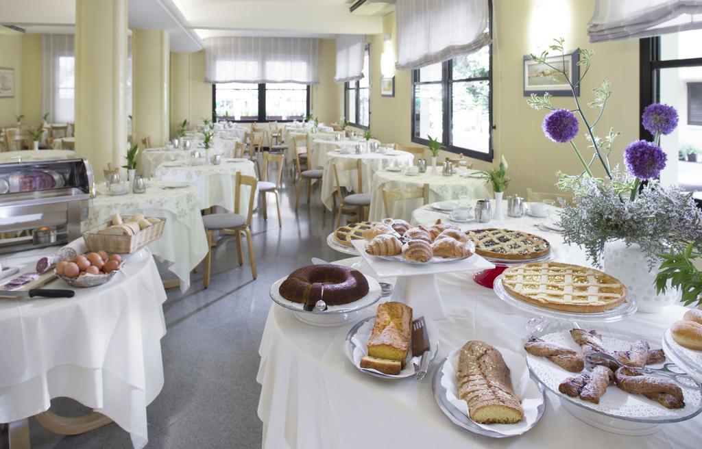 Hotel Sampaoli Беллария-Иджеа-Марина Экстерьер фото