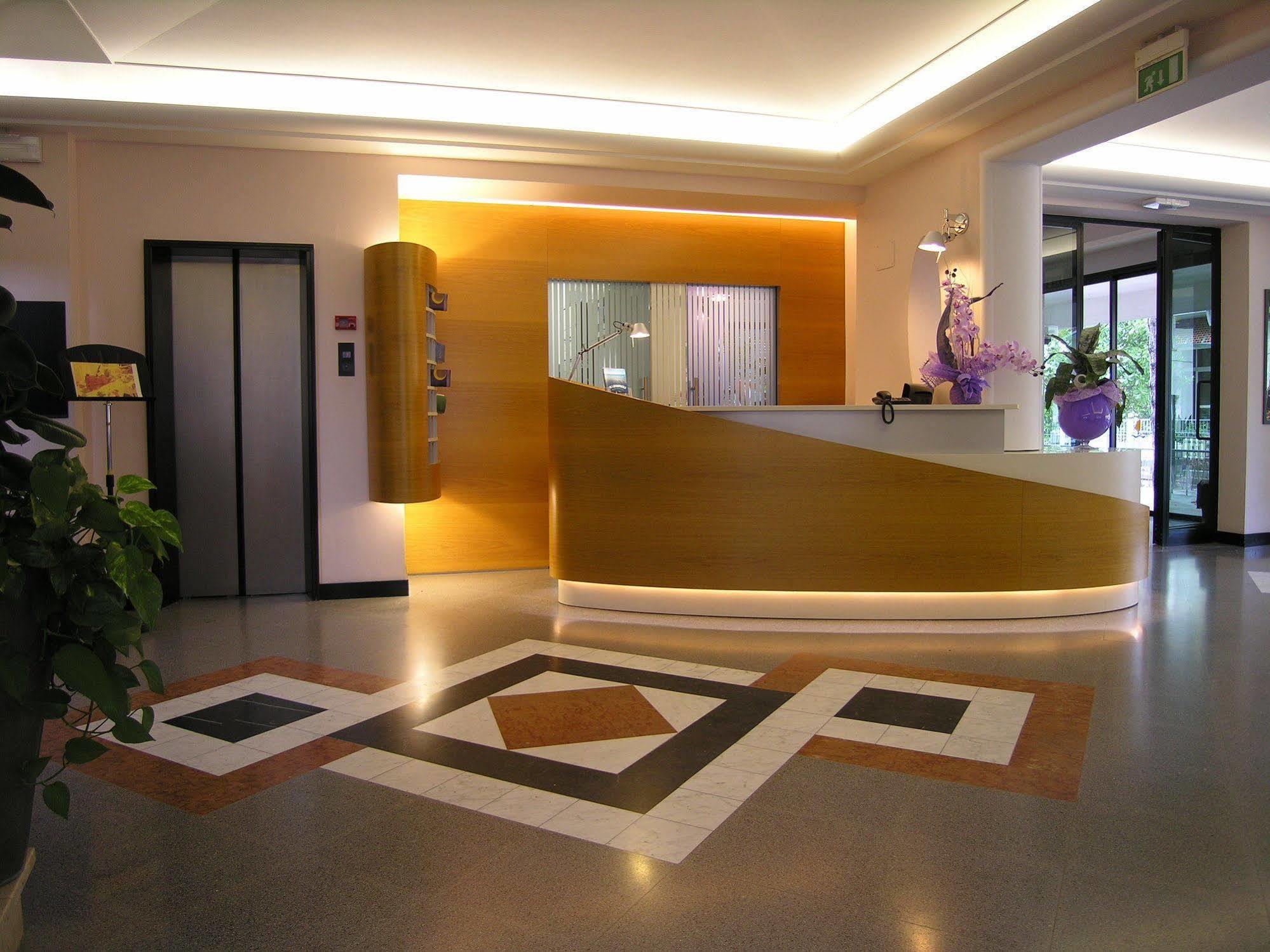 Hotel Sampaoli Беллария-Иджеа-Марина Экстерьер фото